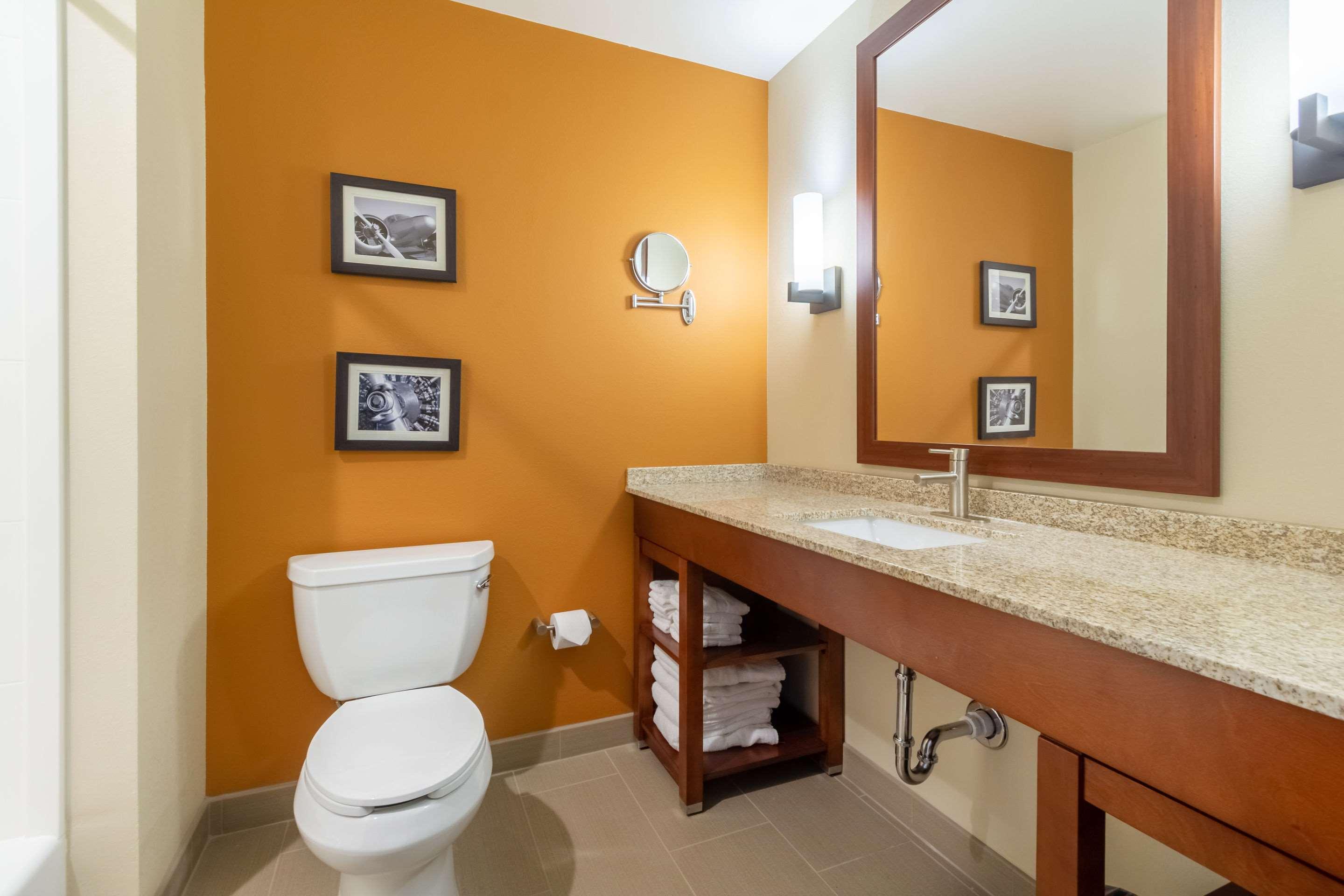 Comfort Inn & Suites - Harrisburg Airport - Hershey South Middletown  Eksteriør billede